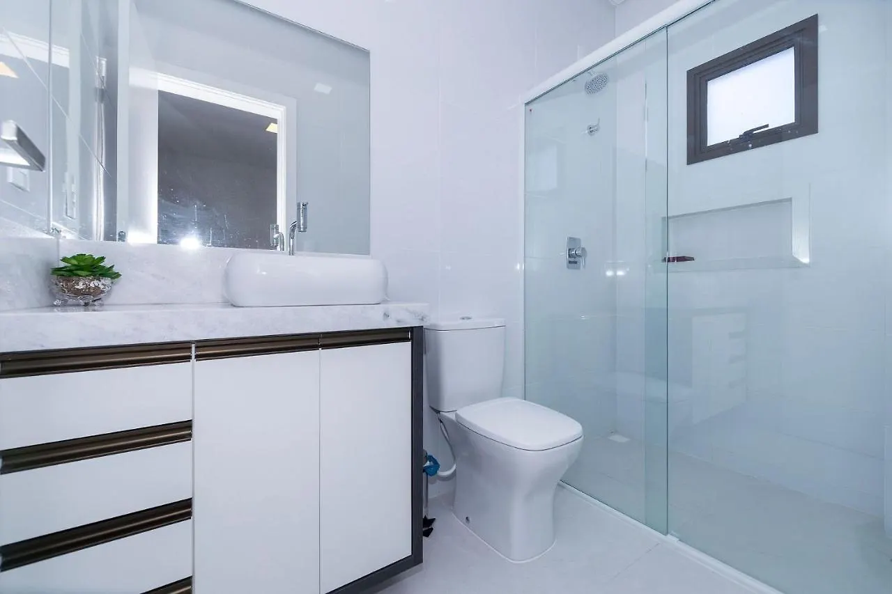 Aluguel Apartamento com piscina e 2 Suítes Bombinhas Brasil