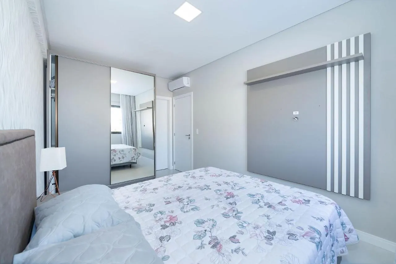 Aluguel Apartamento com piscina e 2 Suítes Bombinhas